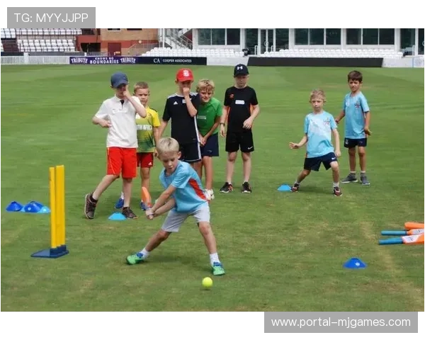 德甲俱乐部青训营冬季开放日，千名小球员参与选拔